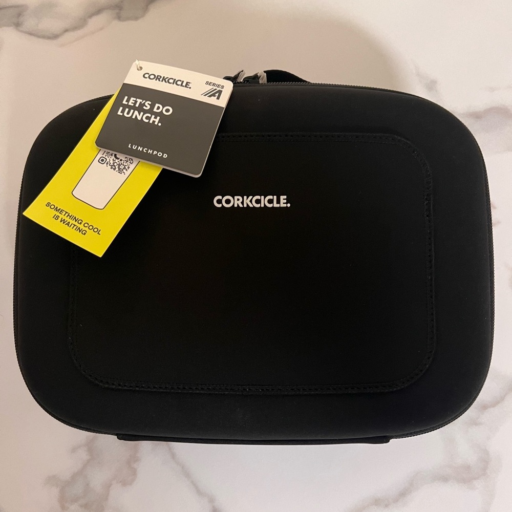 BRAND NWT Corkcicle Lunchpod hard-shell neoprene cooler lunchbox in black!!